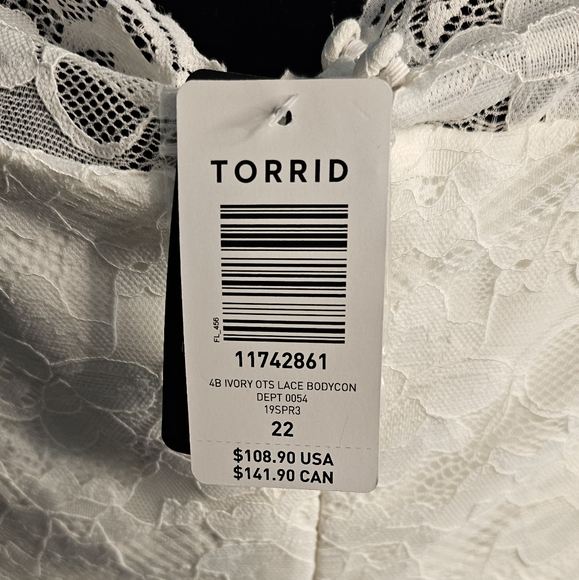 Torrid midi stretch lace off white with sleeves bridal - Picture 3 of 7